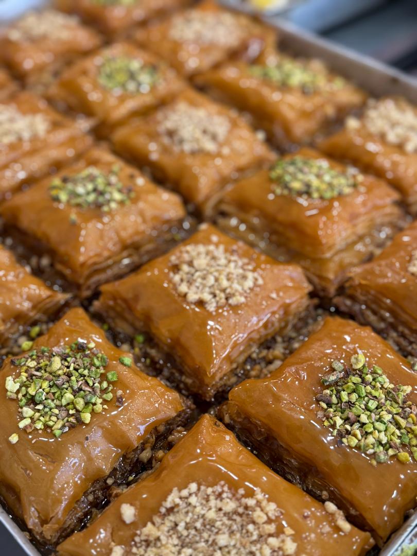 کافه باقلوای کریم اوغلو در تهران